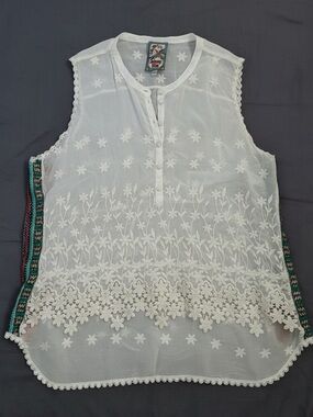 Johnny Was White Sleeveless Embroidered Lace Trim Top